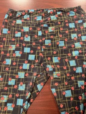 LuLaRoe ladybug tall & curvy leggings